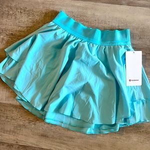 BNWT Women’s Lululemon Court Rival HR Skirt size 4
